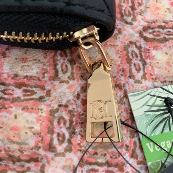 *NWT* Badgley Mischka Diamond Quilting Long Wallet - Picture 5 of 6